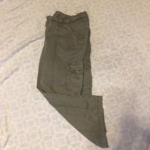 Capri cargo pants